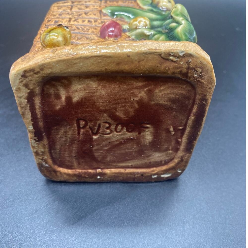 Vintage Small majolica Planter two frog and plant wall Succulent small plants - Picture 5 of 8